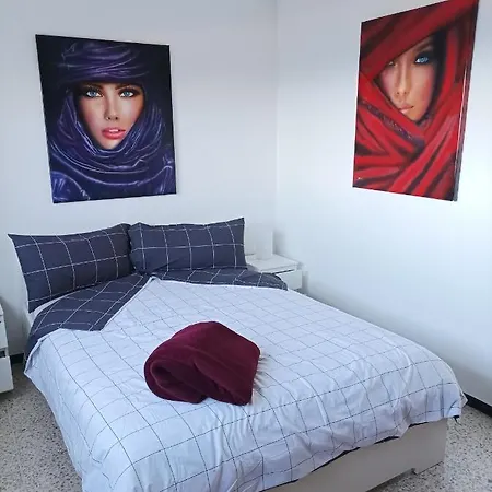 Mit Schoener Aussicht Und Terasse Apartament